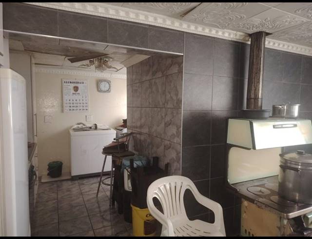 2 BEDROOM HOUSE FOR SALE IN TSAKANE